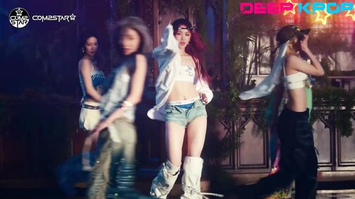 Kazuha (카즈하),Chaewon (채원),Huh Yunjin (허윤진),Eunchae (홍은채) - LE SSERAFIM (르세라핌)